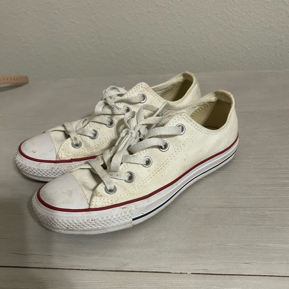 White Converse - Picture 2 of 5
